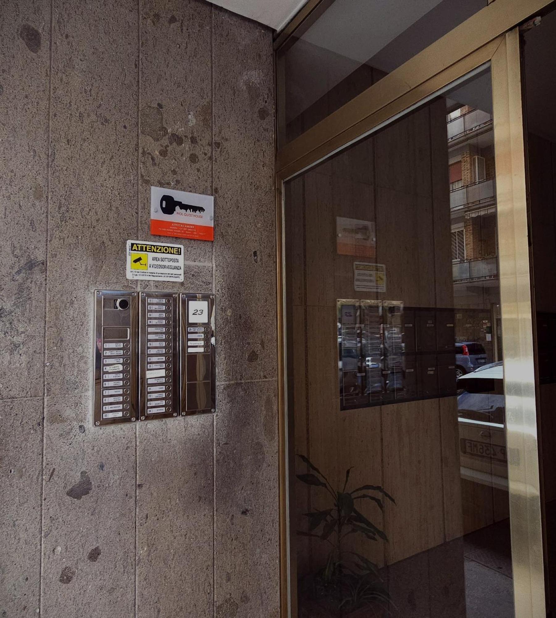 Piol Guest House Рим Екстериор снимка